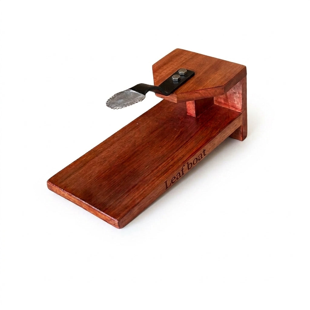 Leaf Boat Traditional Table Top Coconut Scraper Thengai Thuruvi with MS Blade (Medium Kitchen Table Suitable) Hermane | Thengina Kayi | Nariyal |